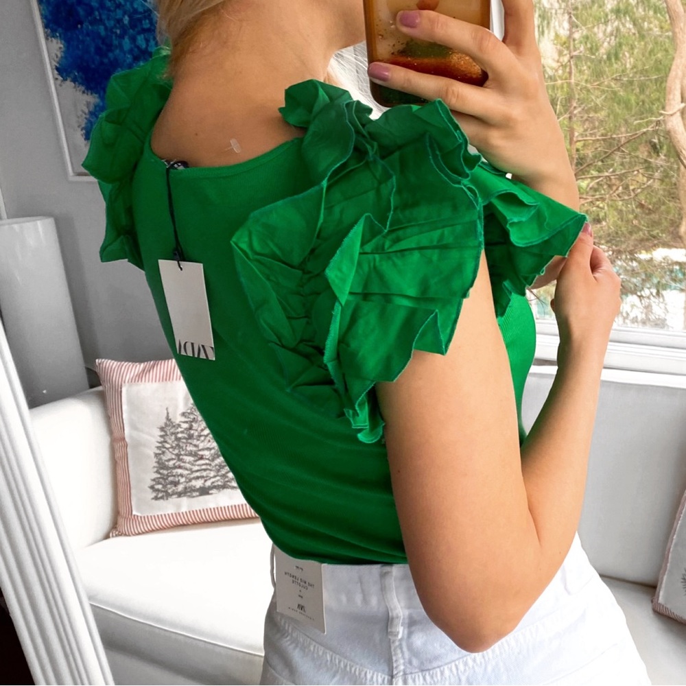 πΏ ZARA GREEN BUTTERFLY SLEEVE RIBBED BODYSUIT! - Picture 3 of 16